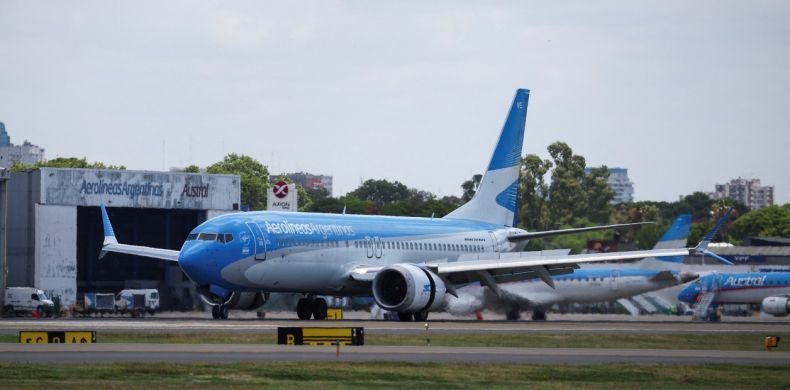 Paran controladores aéreos y habrá vuelos internacionales afectados el sábado y de cabotaje el domingo.