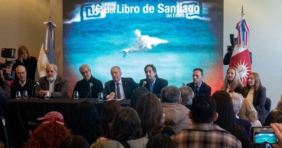 Elías Suárez lanzó oficialmente en Buenos Aires la 16ª Feria del Libro de Santiago del Estero.