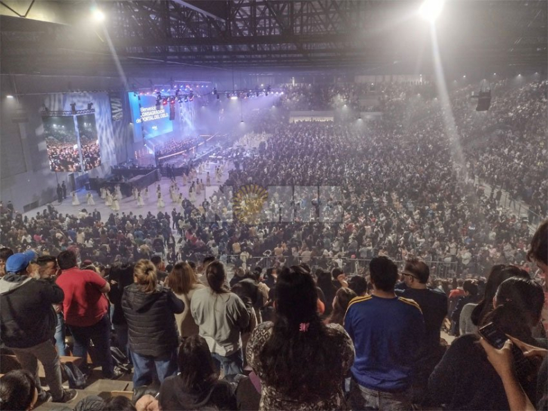 El "milagro" de los dólares: el pastor Ledesma contradijo a su hijo.