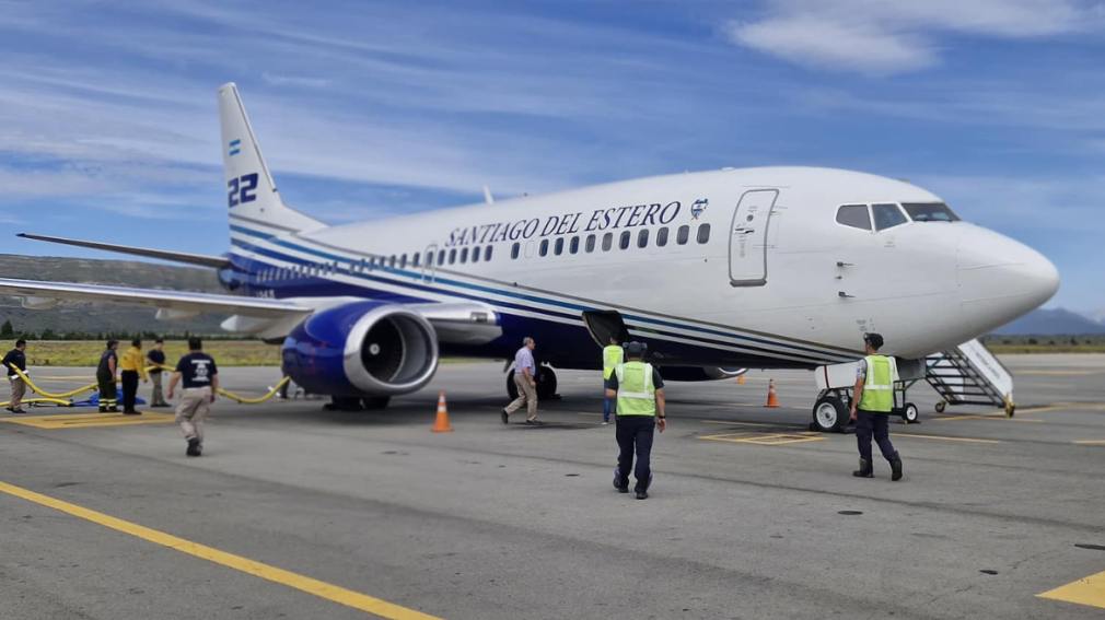 El avión hidrante de Santiago del Estero arribó a la Patagonia y ya combate los incendios
