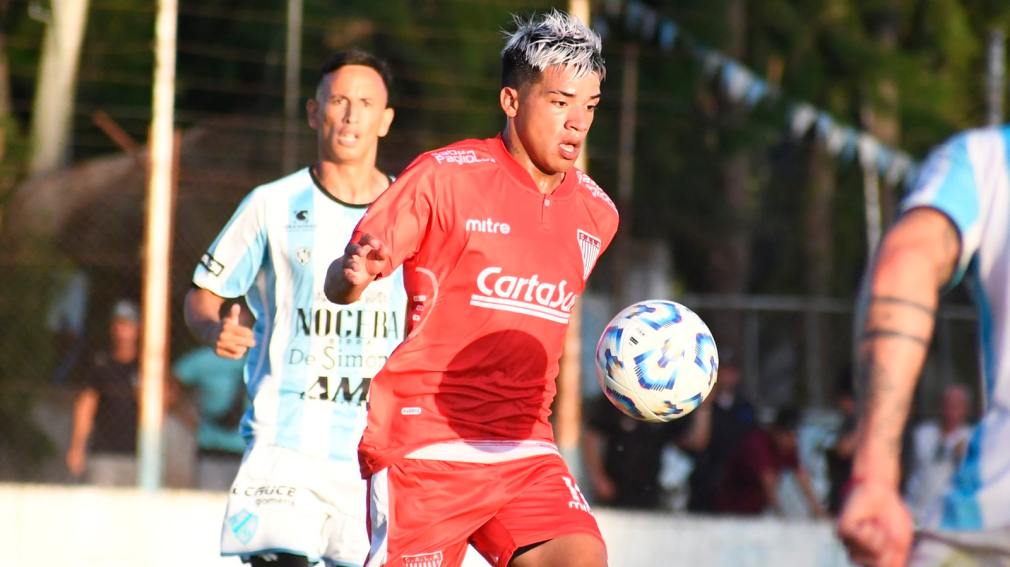 Sarmiento ya tiene rival: en una drámatica definición por penales, Los Andes se clasificó a la final por el ascenso