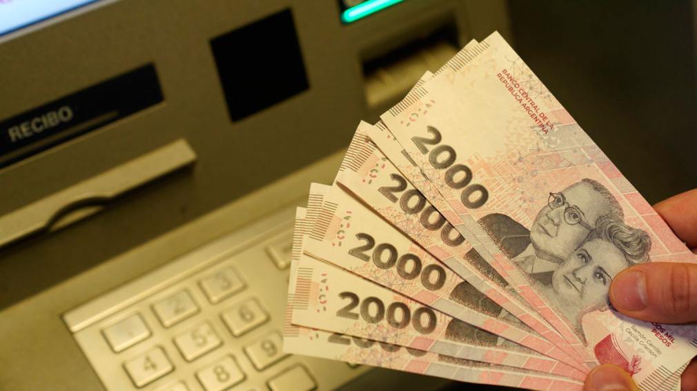 Cronograma confirmado: el lunes 28 comienza el pago de sueldos a empleados públicos provinciales.