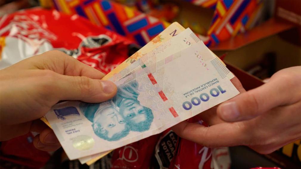El Gobierno oficializó el aumento del salario mínimo: en octubre llegará a $271.571