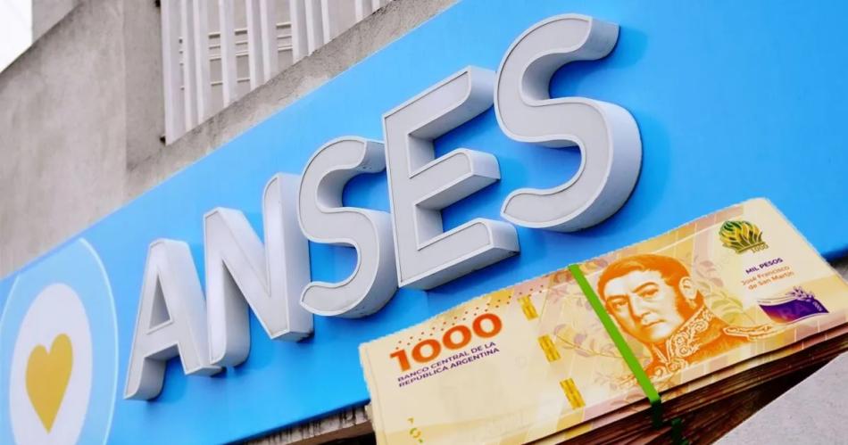 AUH viene con aumento doble: cuánto pagará ANSES en agosto.