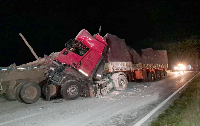 Tres camiones colisionaron en ruta 16: cuatro personas resultaron con lesiones leves