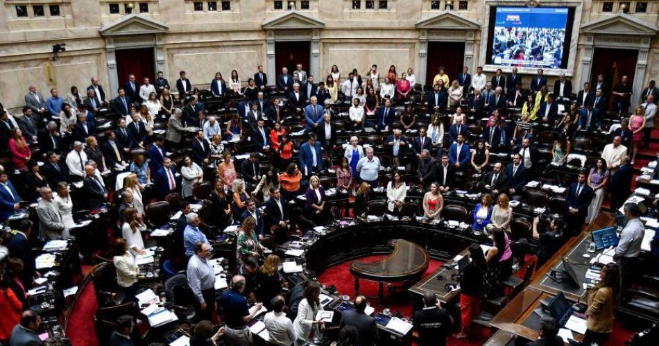 Senado: El kirchnerismo y la UCR impusieron su mayoría para tratar el DNU de la SIDE.