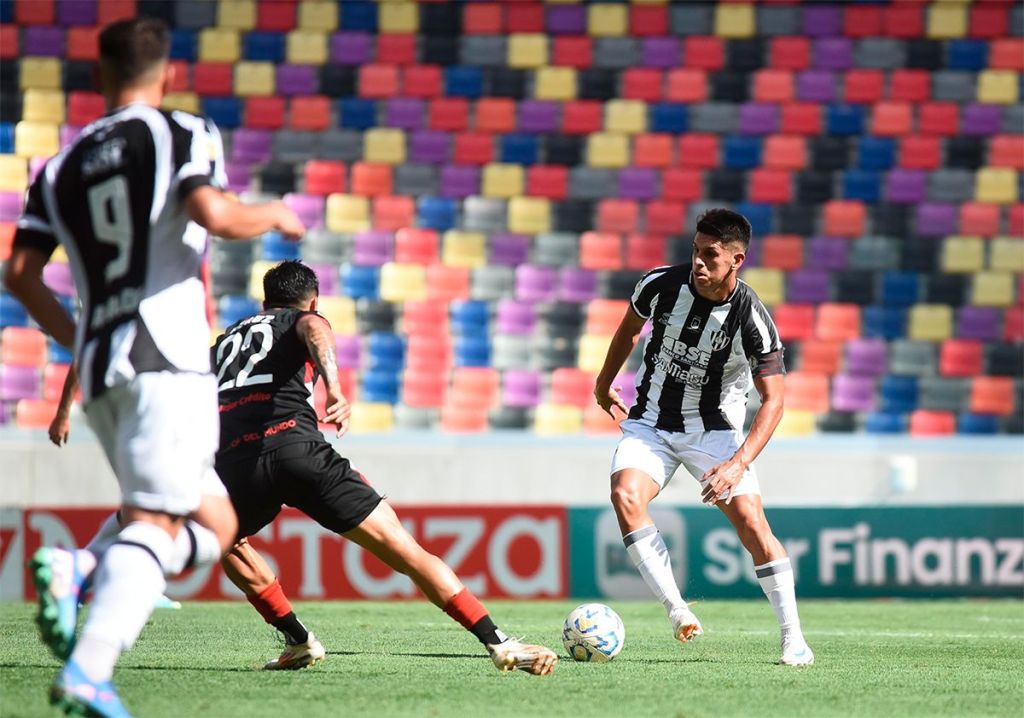 Central Córdoba y Estudiantes quedaron a mano en el Estadio Único