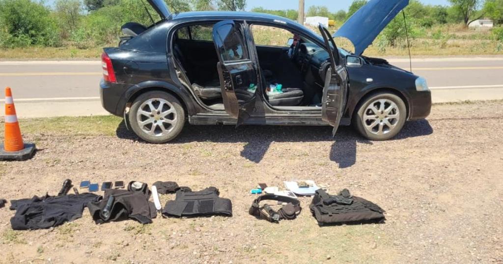 Dos policías de la provincia, uno de la Federal, un gendarme y un civil, en mix de drogas y cohecho.
