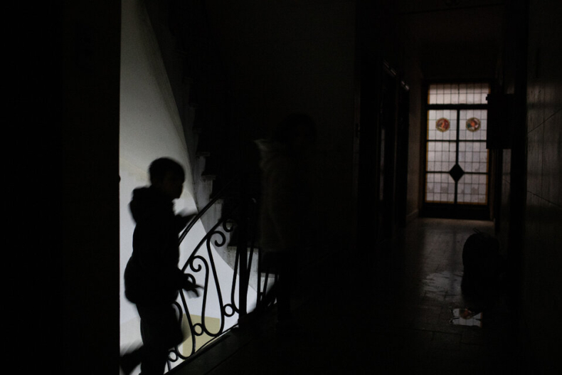 El Gobierno ahora sale a aclarar que no habrá cortes de luz programados durante el verano