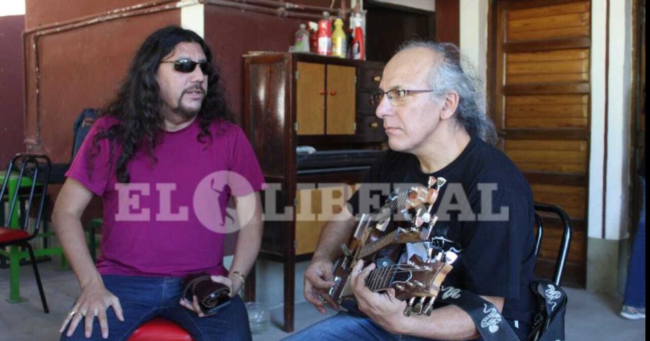 Facundo Toro grabó con Manolo Herrera, en Atamisqui, las imágenes para el video de "Amor seguro"