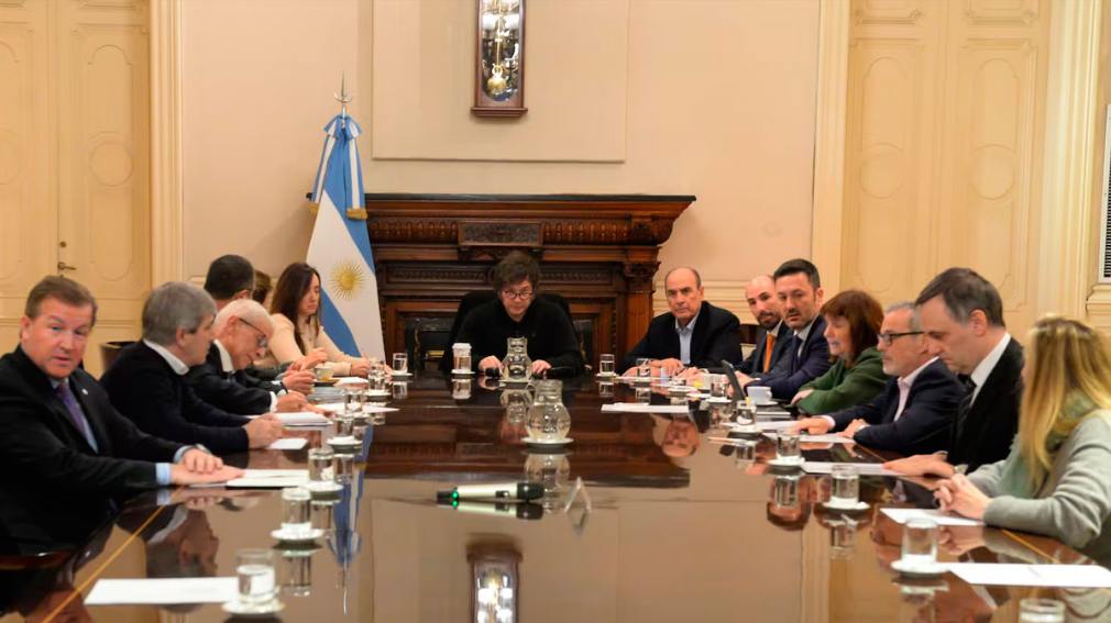 Más de 37.000 empleados estatales fueron desafectados durante el primer año de gobierno