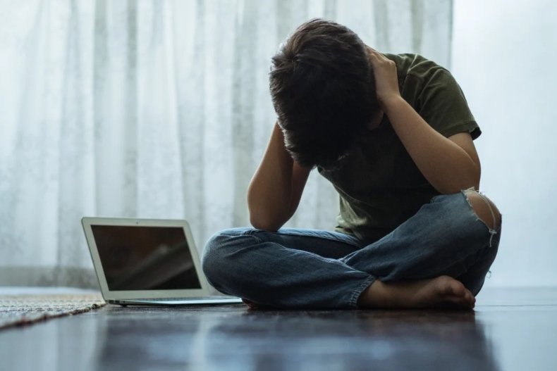 El bullying no termina cuando se sale de la escuela, continúa en los entornos digitales.