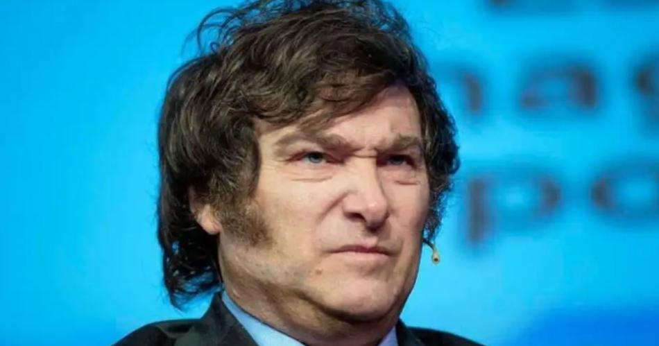 Milei intensificó sus críticas a la prensa y llamó a "odiar" más a los periodistas.