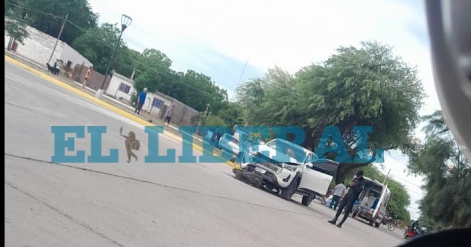 Terrible accidente en Monte Quemado: un motociclista fue trasladado de urgencia al CIS Banda.