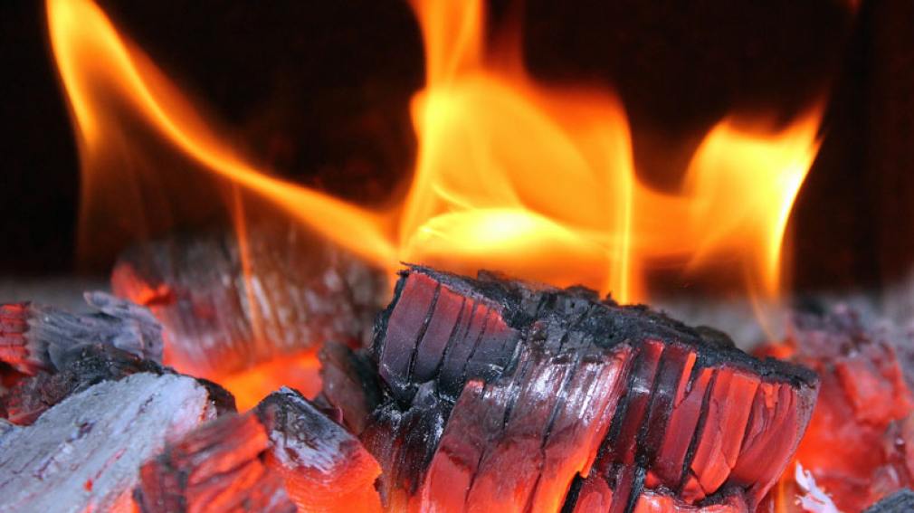 Un hombre se durmió con un brasero encendido y lo hallaron muerto en una vivienda del Primera Junta