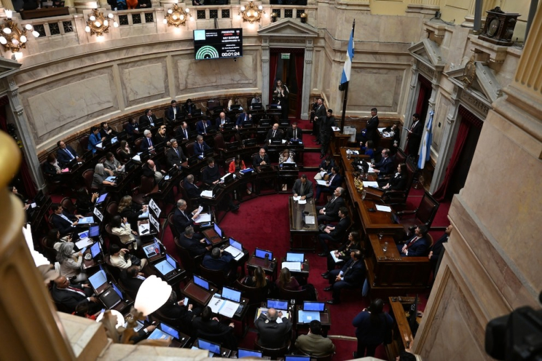 Jubilaciones: el Senado aprobó un aumento del 7,2% y elevó el bono a $110.000.