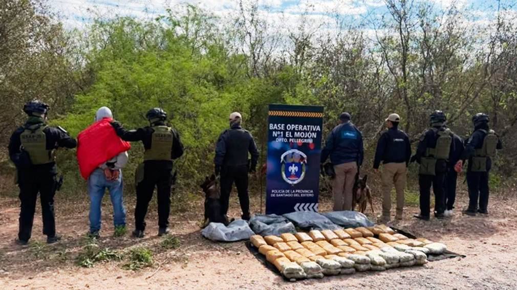 Investigan si los 58 kilos de droga incautados en Copo tenían como destino la villa 1-11-14.