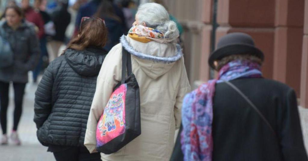 ¡Chau remerita! El invierno se acuerda de Santiago del Estero con lluvias, frío y viento fuerte.