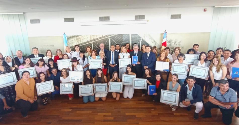 La Legislatura reconoció a los santiagueños destacados