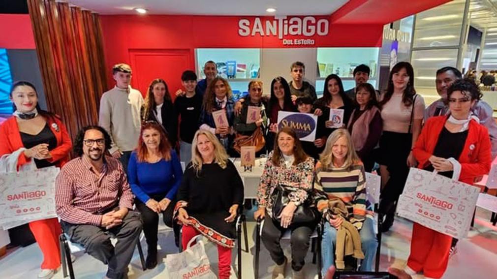Destacada participación de artistas santiagueños en la Feria del Libro de Buenos Aires 2025.