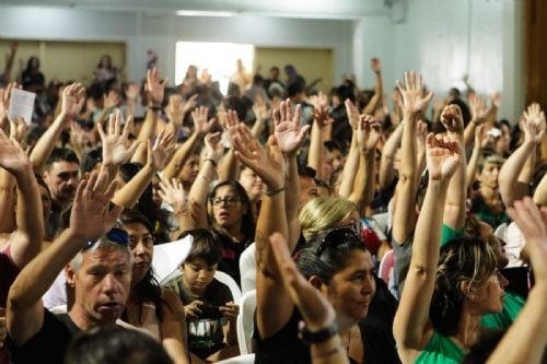 Crecen los conflictos docentes