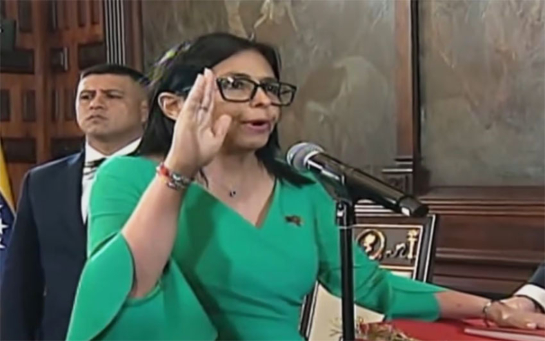 Delcy Rodríguez juró como nueva presidenta de Venezuela.