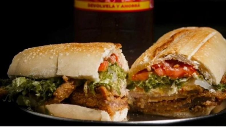Hoy se celebra el Día del Sándwich de Milanesa.