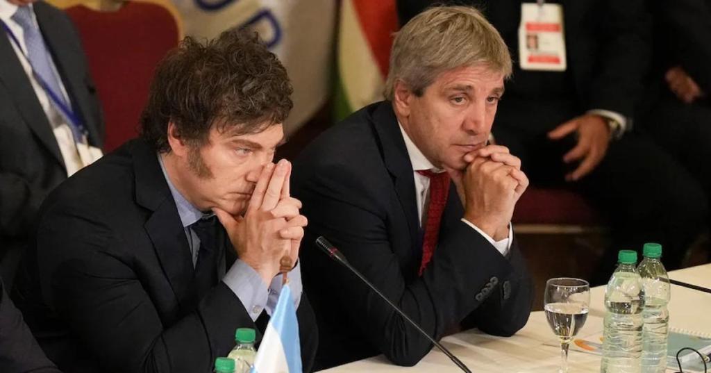 En medio de la tensión financiera, el Gobierno anunció créditos por U$S 1.500 millones del BID y el Banco Mundial.