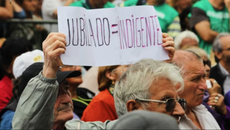El Gobierno anunció que no habrá aumento en el bono a jubilados