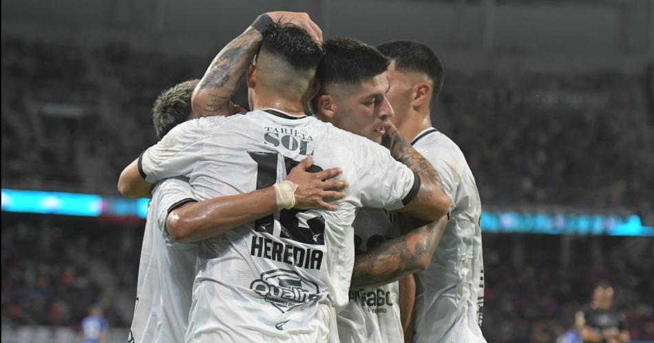 Central Córdoba le ganó el clásico al "Decano"
