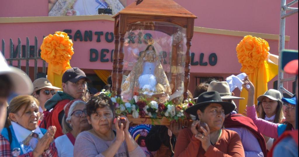 Monte Quemado se prepara para la fiesta de la Virgen del Carballo.