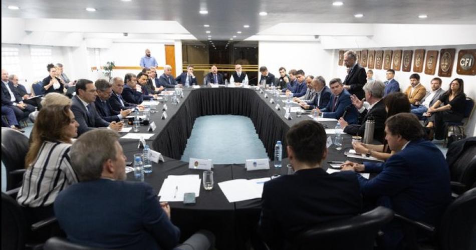 Zamora participó en la asamblea del Consejo Federal de Inversiones.