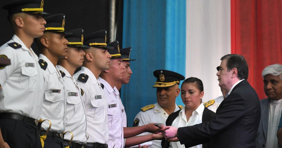Zamora participó del acto de egreso de 173 oficiales ayudantes de la Policía.