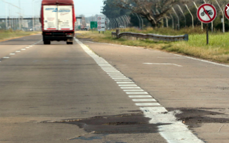 El peaje aumenta pero transitar la autovía 16 es toda una odisea