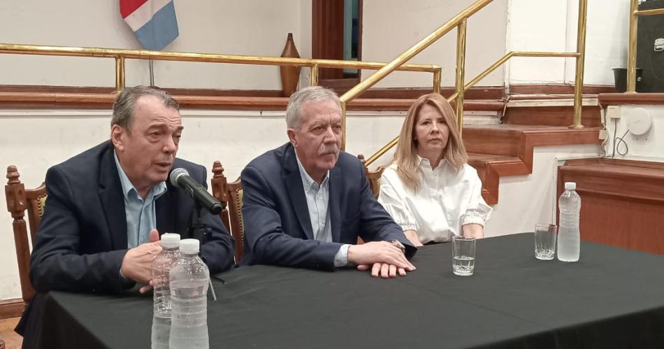 El gobierno anunció el pago de un bono de $50.000 para titulares de planes de emergencia provincial y tarjetas sociales.