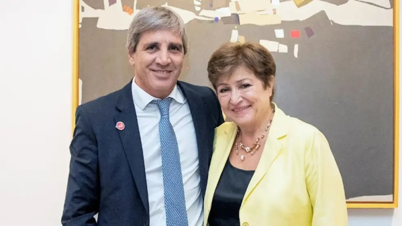 En 45 días se fugaron u$s 5.300 M, el 44% del desembolso del Fondo.