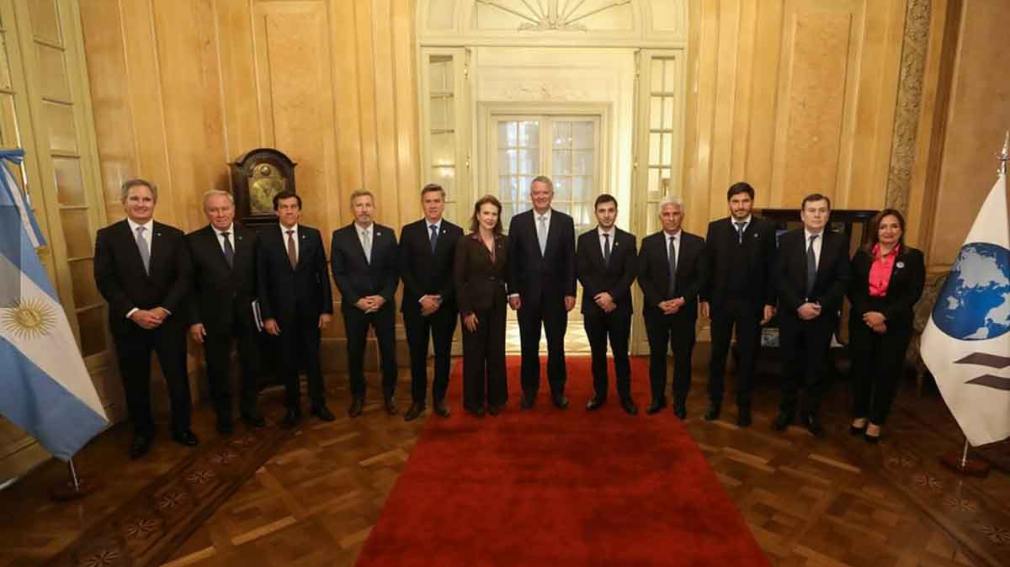 Gerardo Zamora participó de la reunión de gobernadores con la canciller Diana Mondino