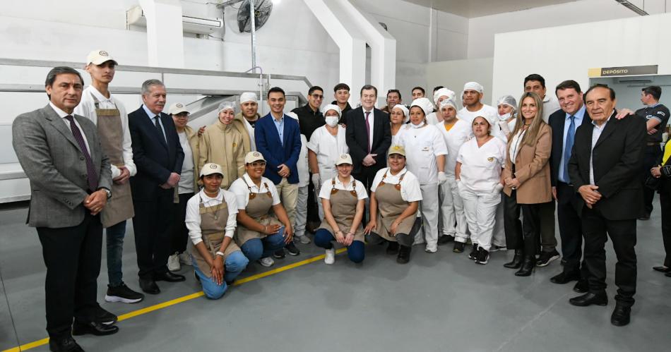 El Gobernador participó de la inauguración de dos nuevos emprendimientos fabriles.