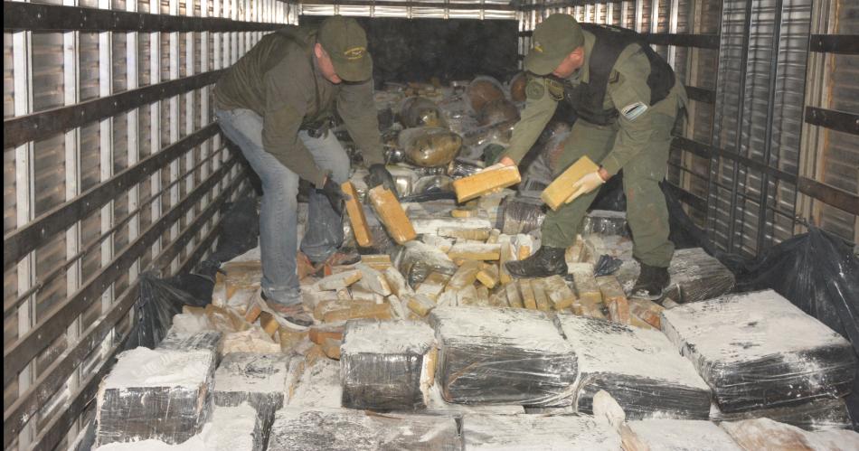 Secuestran una cantidad histórica de marihuana.