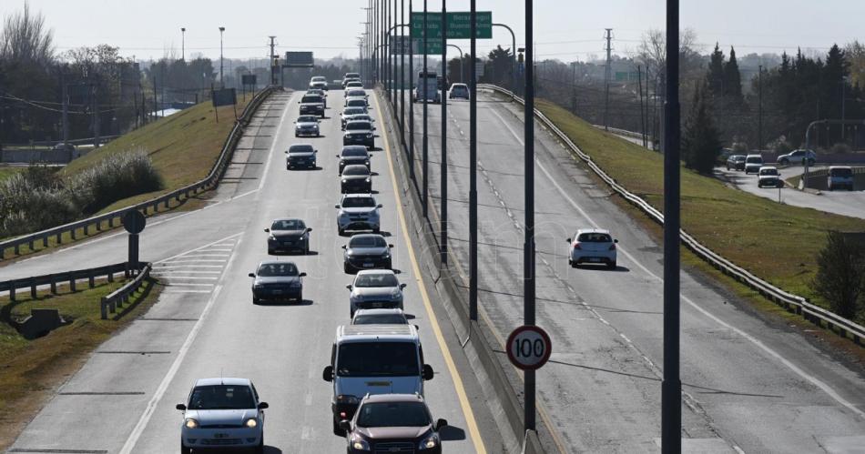 Controles en la ruta en verano: qué pueden pedirte y qué no en un operativo.