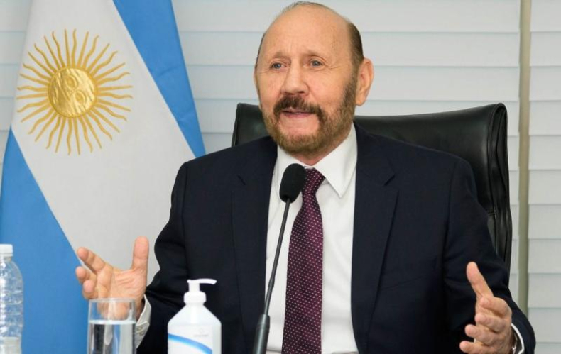 Insfrán desafía a Cristina, desdobla elecciones y reúne al Congreso del PJ