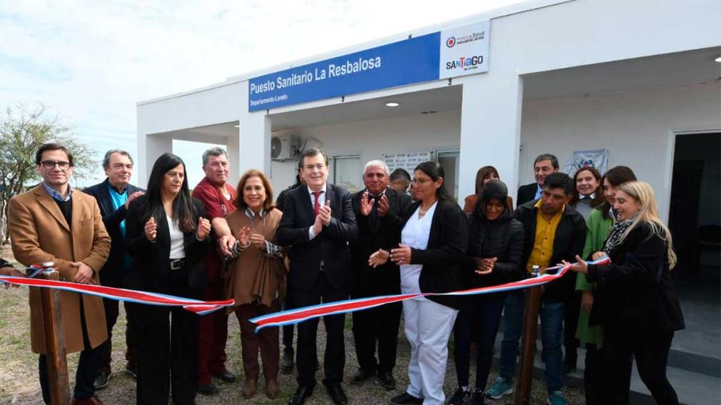 Zamora inauguró dos puestos sanitarios en el departamento Loreto.
