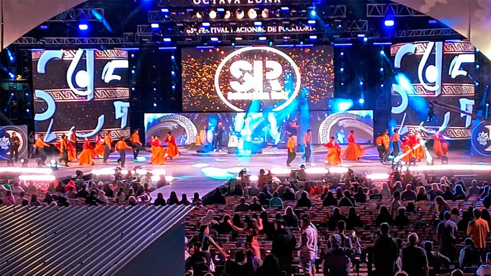 Un ballet añatuyense brilló en el escenario mayor de Cosquín con una gran actuación-
