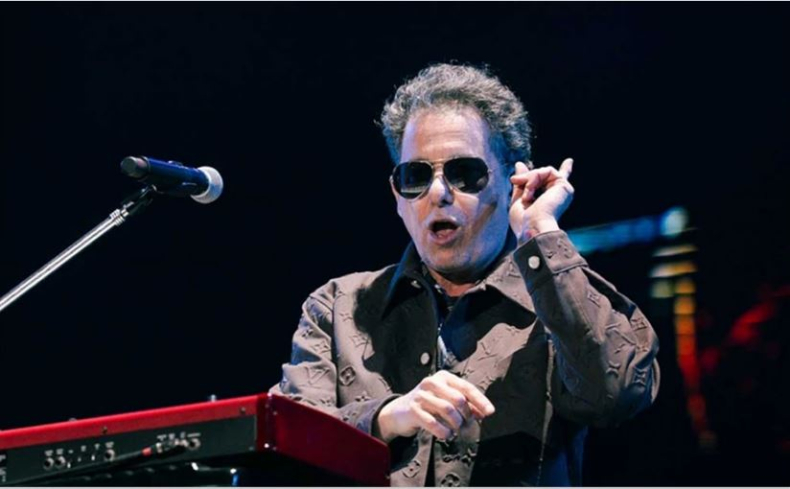Andrés Calamaro abandonó su recital luego de ser abucheado por apoyar las corridas de toros.