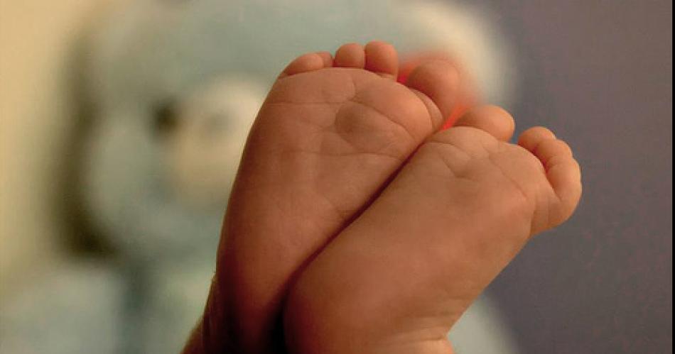 Adolescente abusa de su prima y la convierte en una "niña madre"