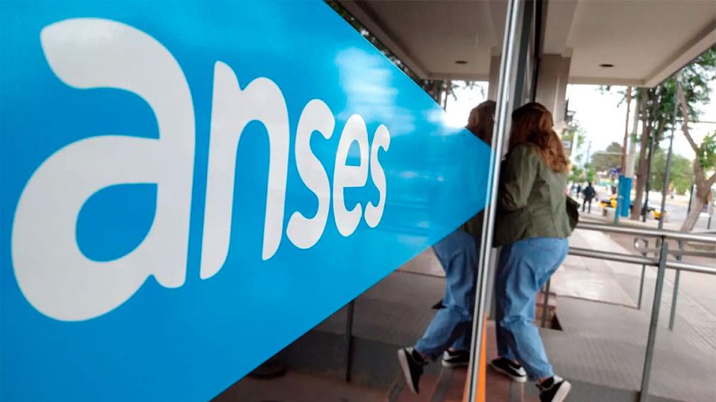 El Gobierno oficializó el bono de $70.000 para jubilados en agosto
