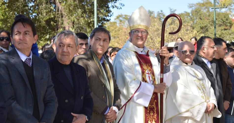 Silva Neder asistió a la fiesta central por la Virgen del Carmen en Campo Gallo.