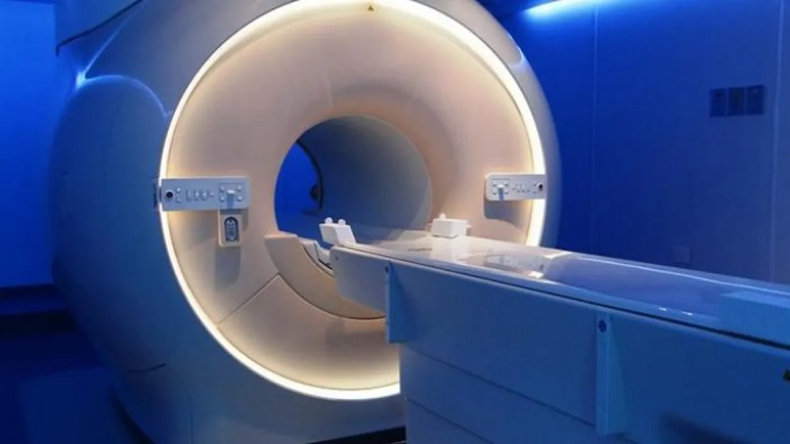 Un hombre muere tras ser succionado por una máquina de resonancia magnética.