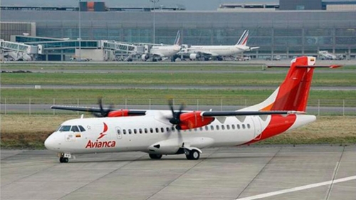 Denuncian a Macri por la entrega de rutas aéreas a Avianca