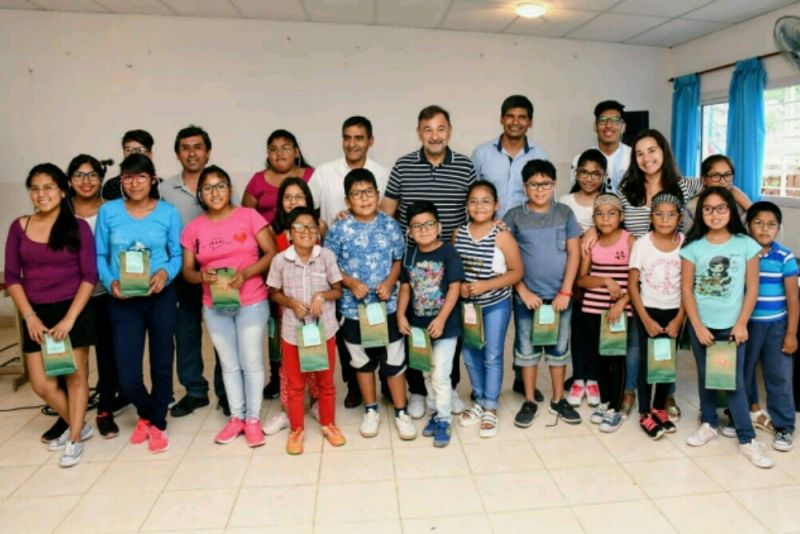 MIGUEL ISA ENTREGÓ ANTEOJOS TERAPÉUTICOS EN CAFAYATE